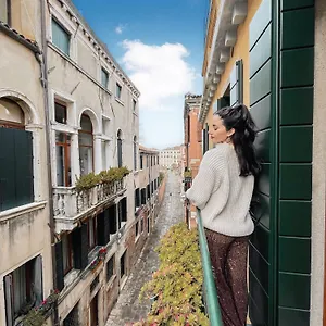  Affittacamere Hinc Domus - Residenza Da Qui New